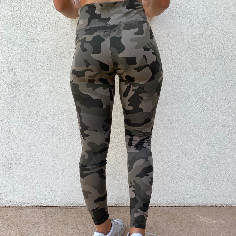 Wildfable Camo Print Leggings - Picture 3 of 3